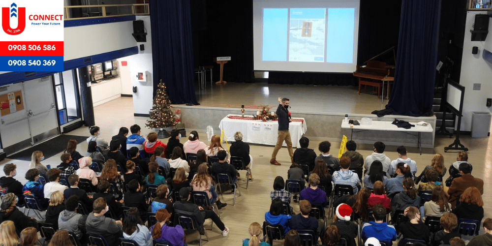 Trung học St. John's Academy, bang British Colombia, Canada